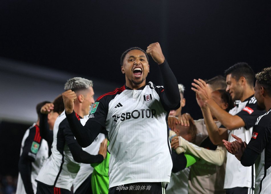 个热爱足球 个热爱足球