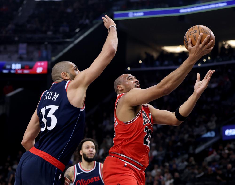 准备现场观战，曼联老板阿夫拉姆-格雷泽现身老特拉福德